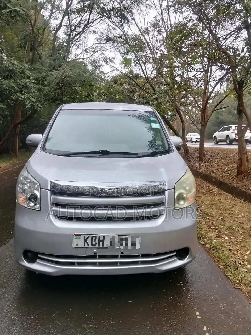 Toyota Noah 2008 Silver