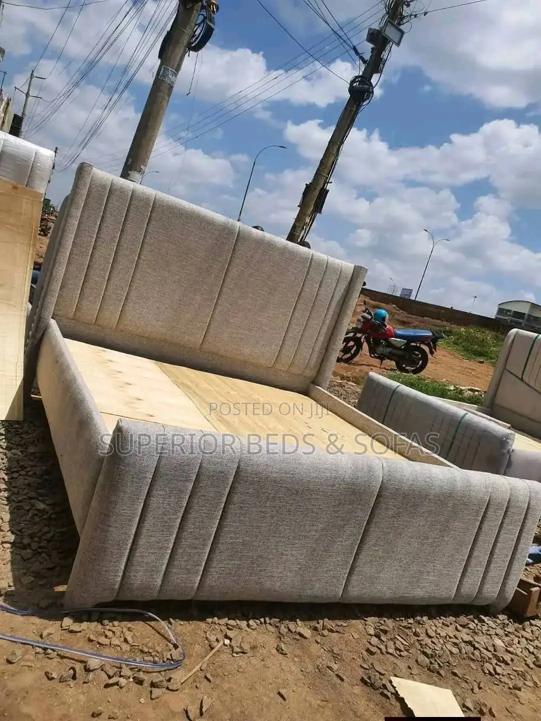 5x6 Signature Grey Ribbed Chester Bed