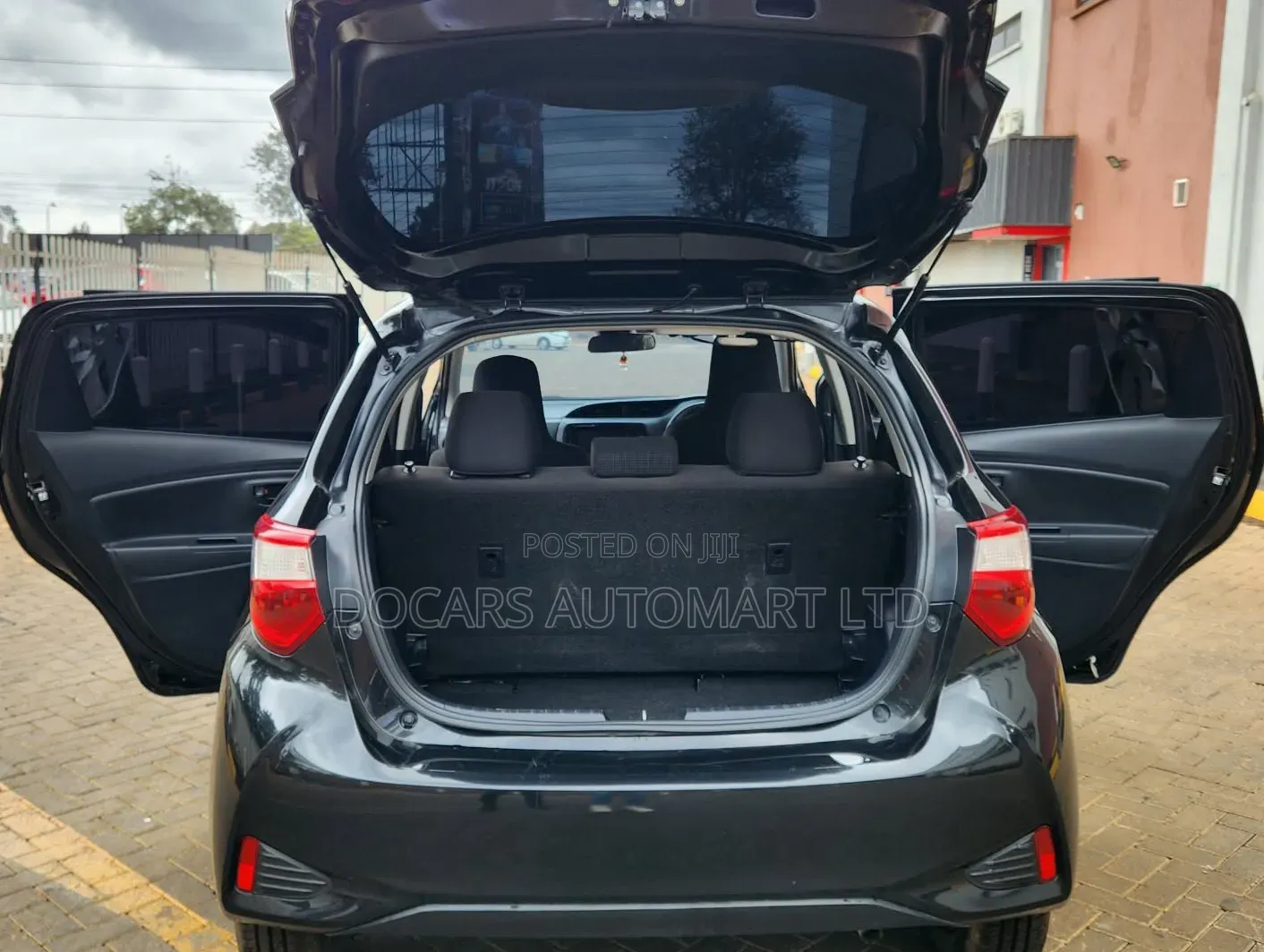 Toyota Vitz 2018 Black