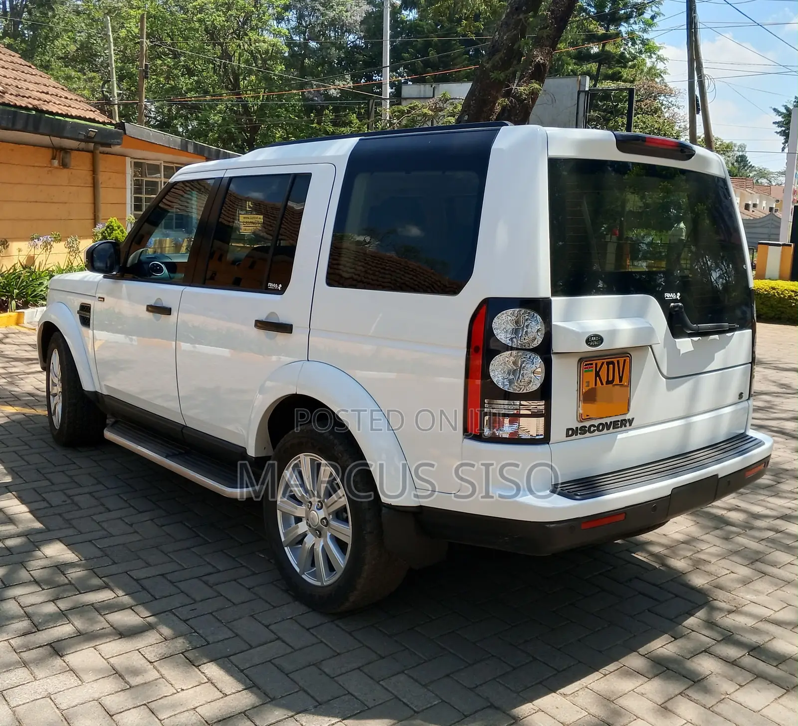 Land Rover Discovery 2015 White