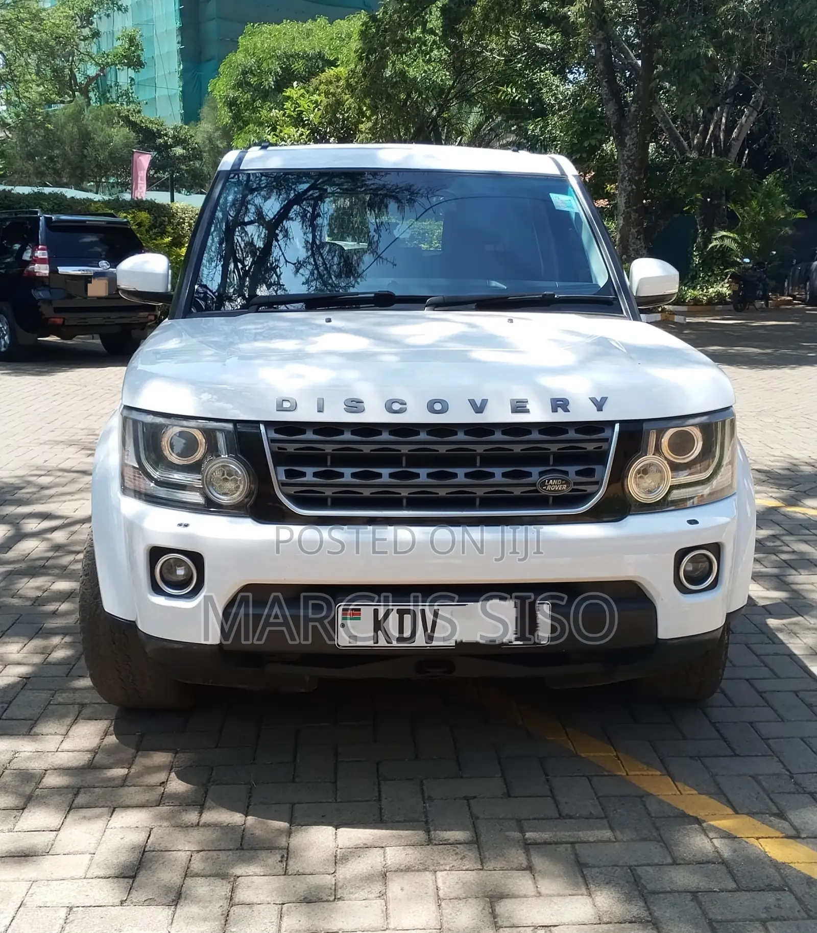 Land Rover Discovery 2015 White