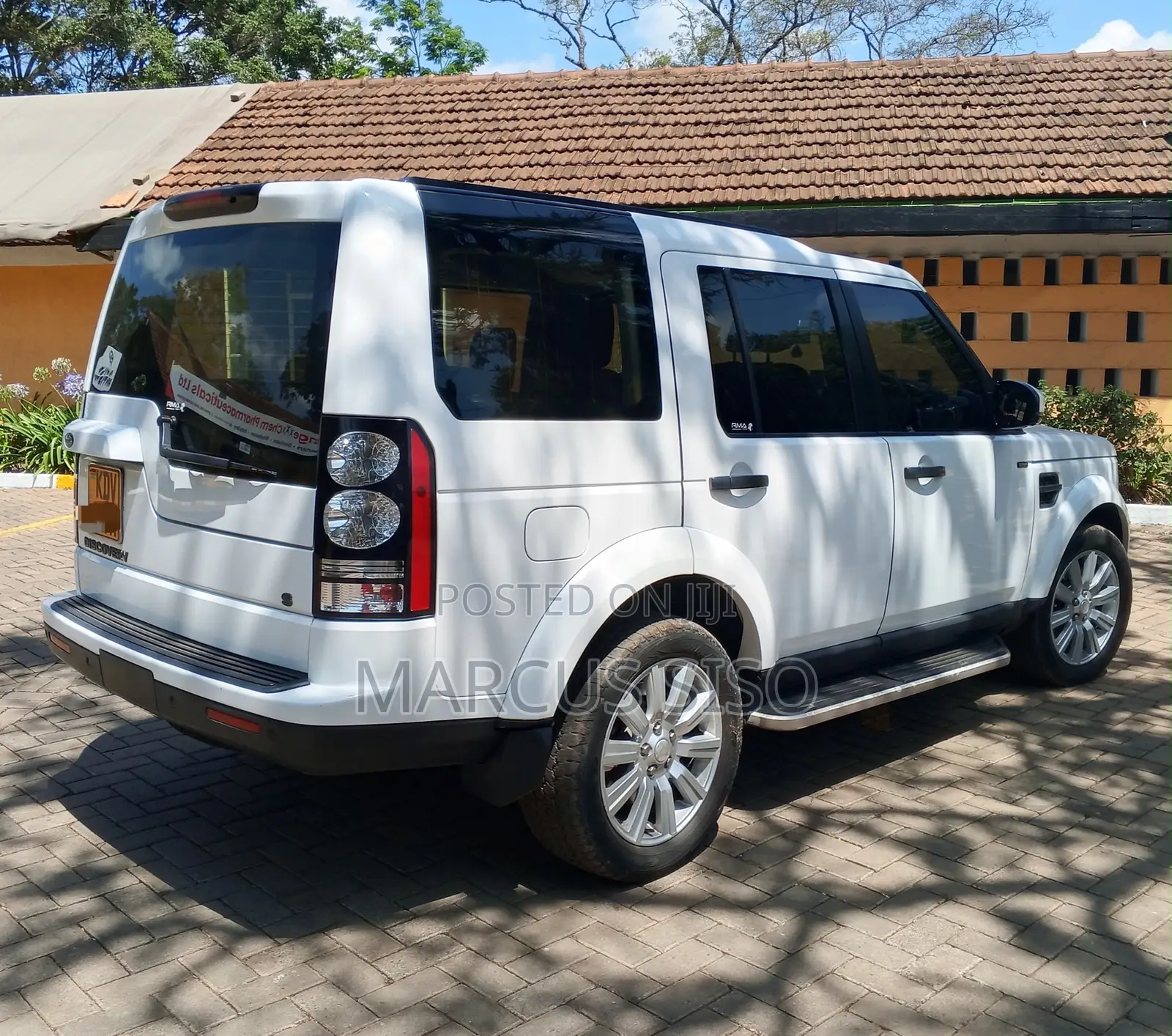 Land Rover Discovery 2015 White