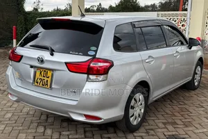 Toyota Corolla Fielder 1.5 Hybrid FWD 2016 Silver