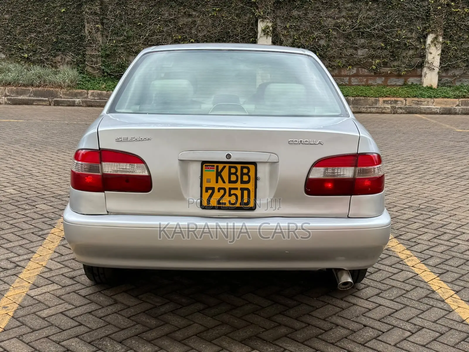 Toyota Corolla 1999 Silver