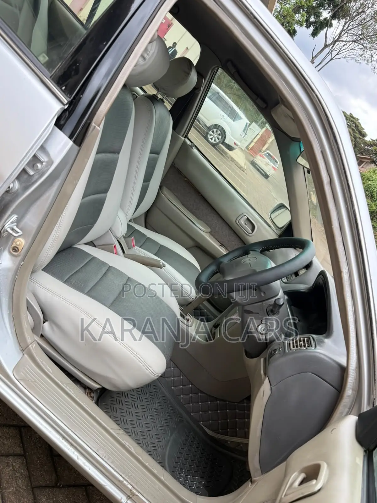 Toyota Corolla 1999 Silver