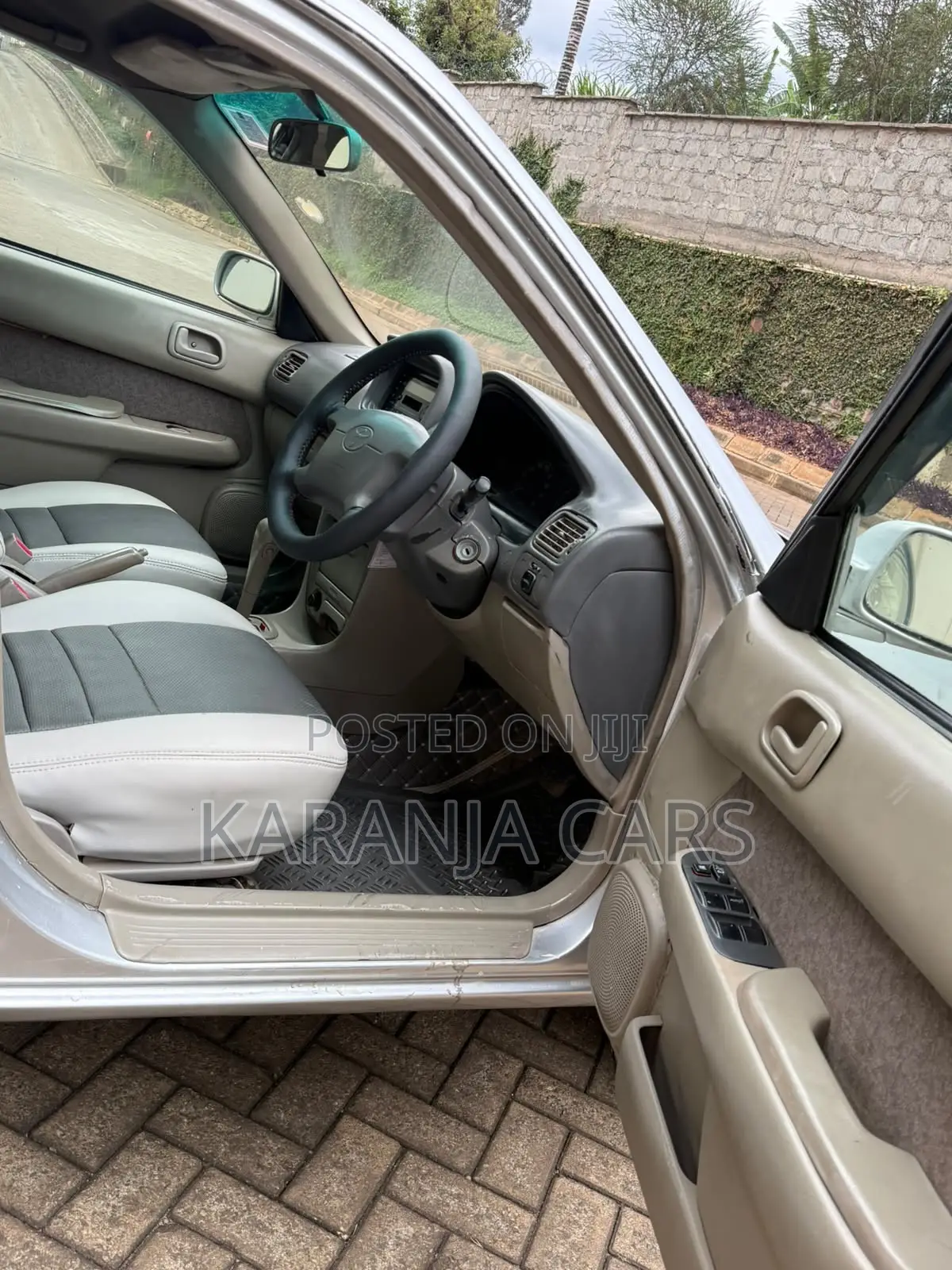 Toyota Corolla 1999 Silver