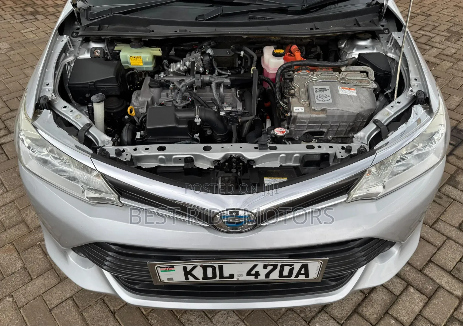 Toyota Corolla Fielder 1.5 Hybrid FWD 2016 Silver