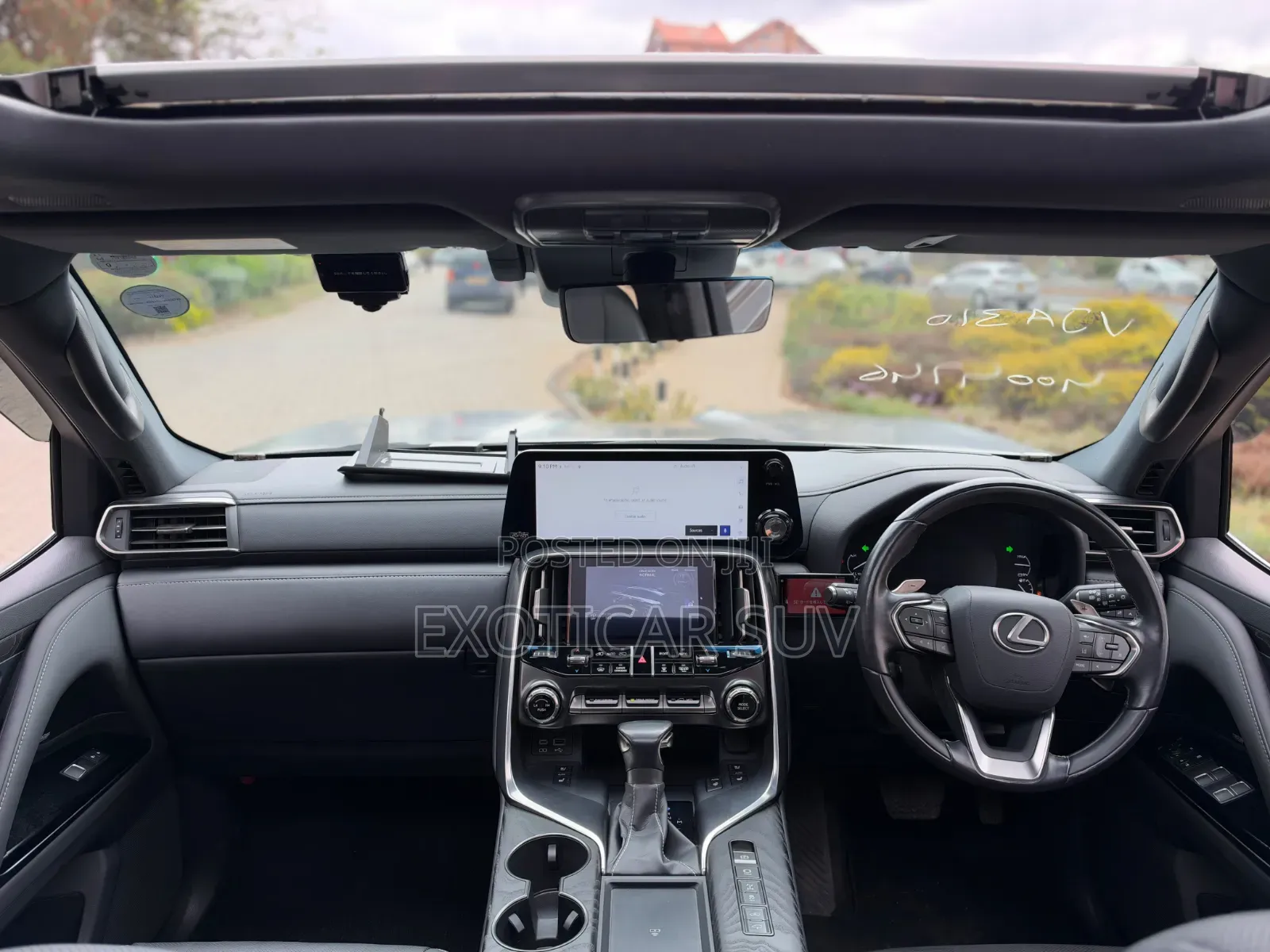 Lexus LX 600 2022 Silver