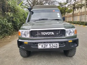 Toyota Land Cruiser 2017 Green