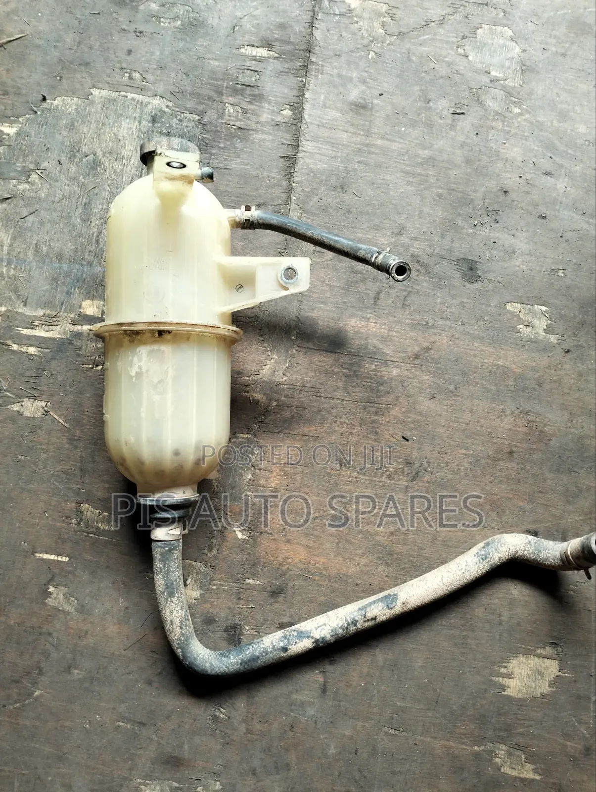 Toyota Hilux Vigo Coolant Tank