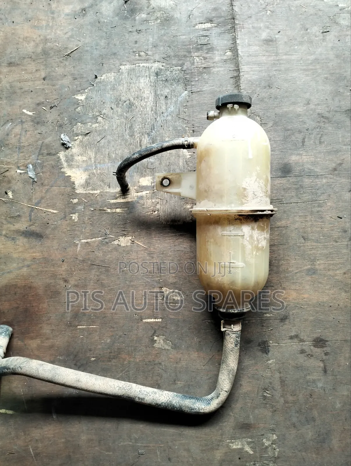 Toyota Hilux Vigo Coolant Tank