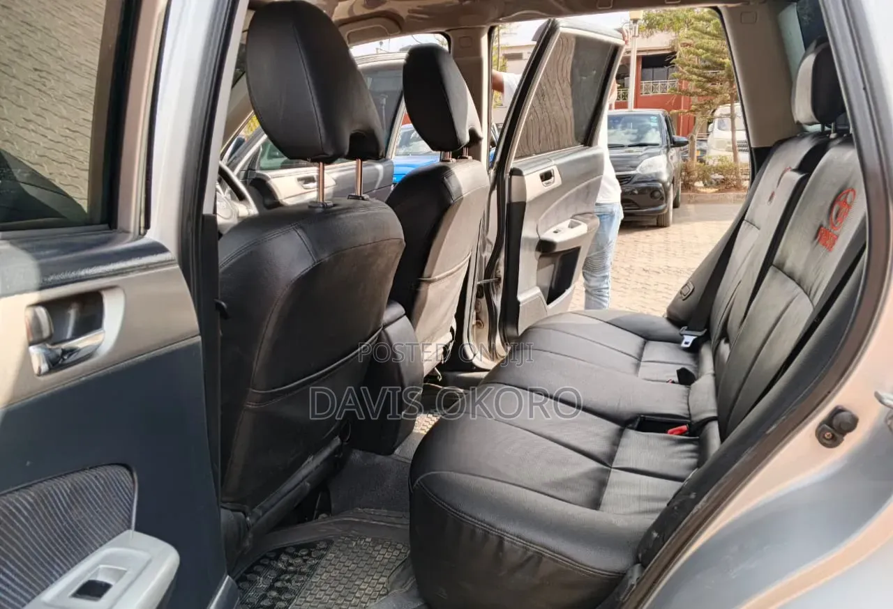 Subaru Forester 2010 Silver