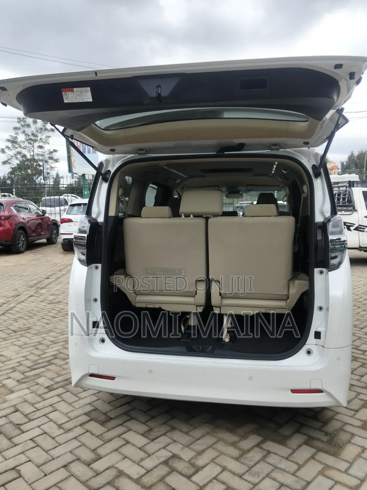 Toyota Vellfire X 2.5 FWD 8-Seater 2019 White