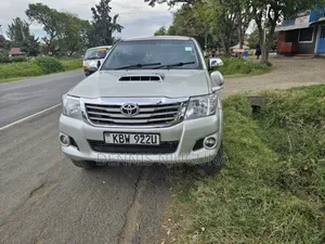 Toyota Hilux 2010 Silver