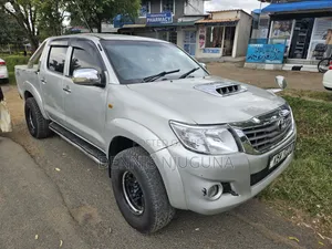 Toyota Hilux 2010 Silver