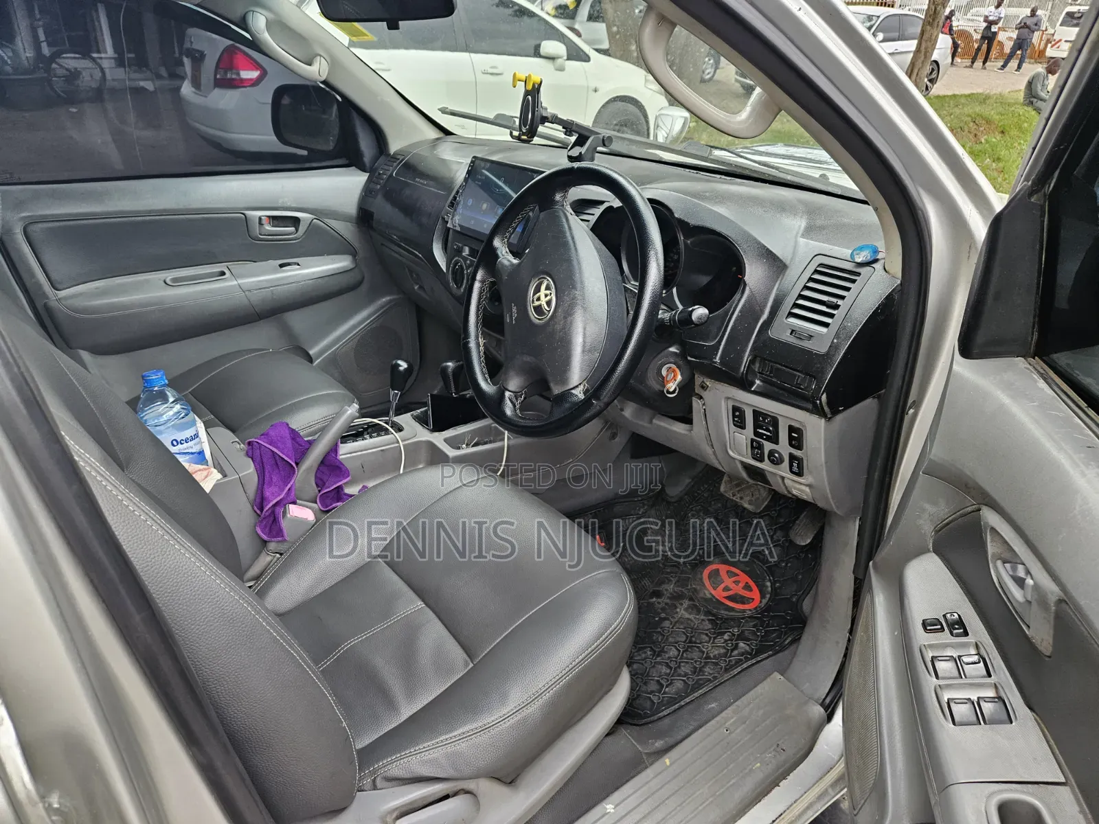 Toyota Hilux 2010 Silver