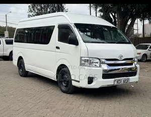 Toyota HiAce 2019 White