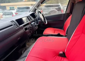 Toyota HiAce 2019 White