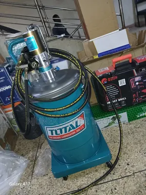 Total 30L Air Grease Lubricator (Model THT118302), A