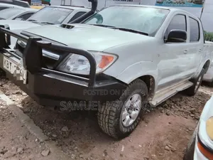 Toyota Hilux 2007 Silver