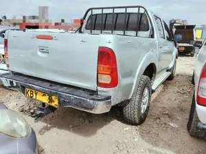 Toyota Hilux 2007 Silver