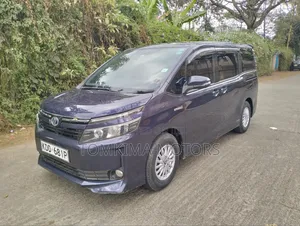 Toyota Voxy 2014 Purple