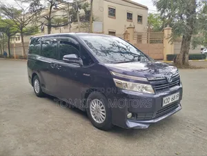 Toyota Voxy 2014 Purple