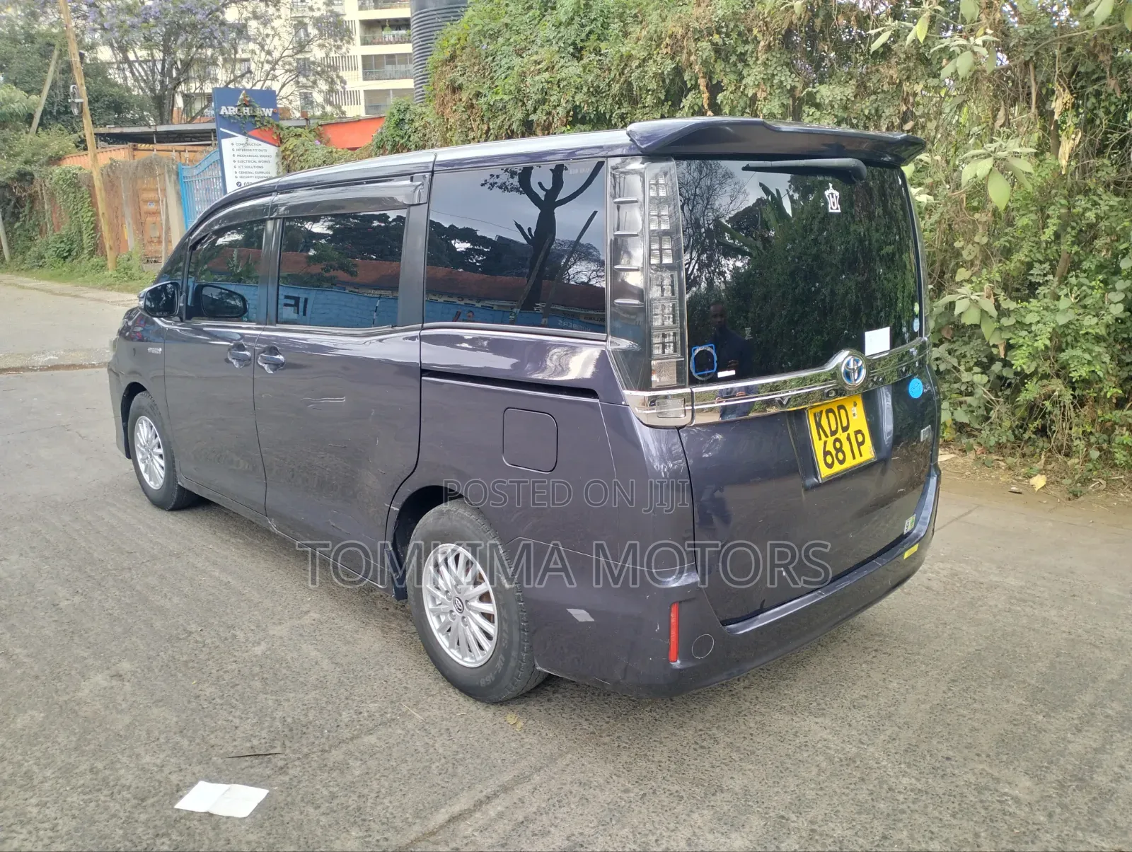 Toyota Voxy 2014 Purple