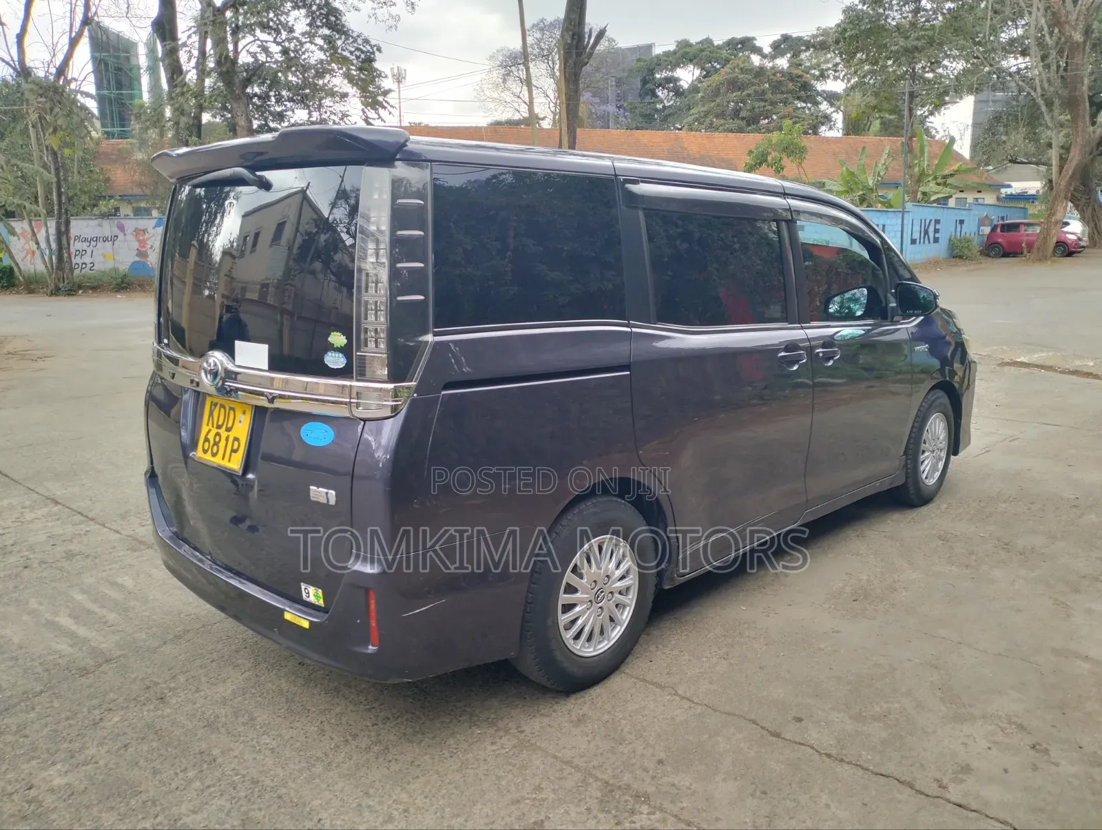 Toyota Voxy 2014 Purple