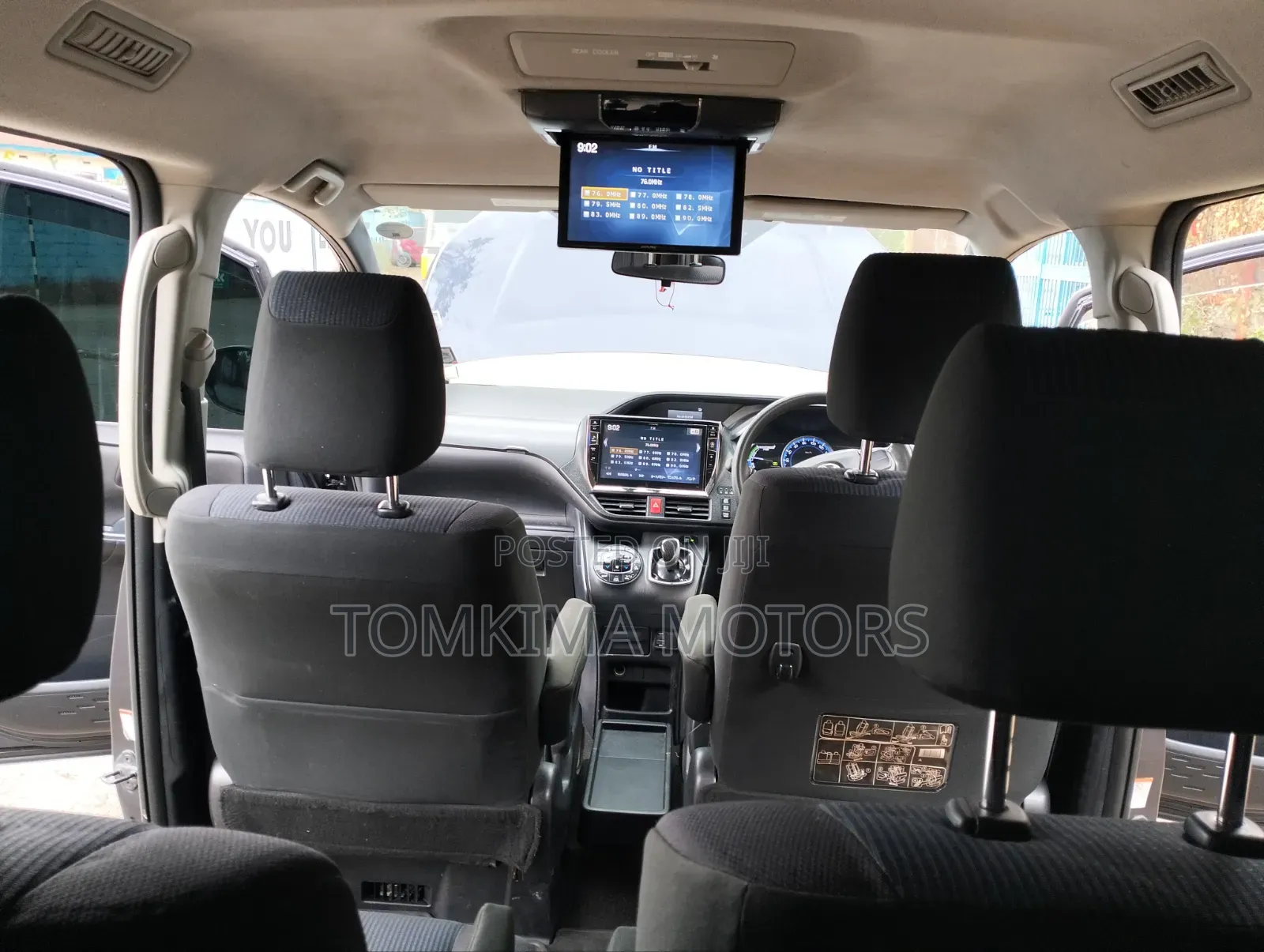 Toyota Voxy 2014 Purple