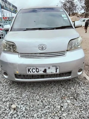 Toyota Porte 2013 Silver