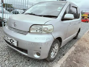 Toyota Porte 2013 Silver