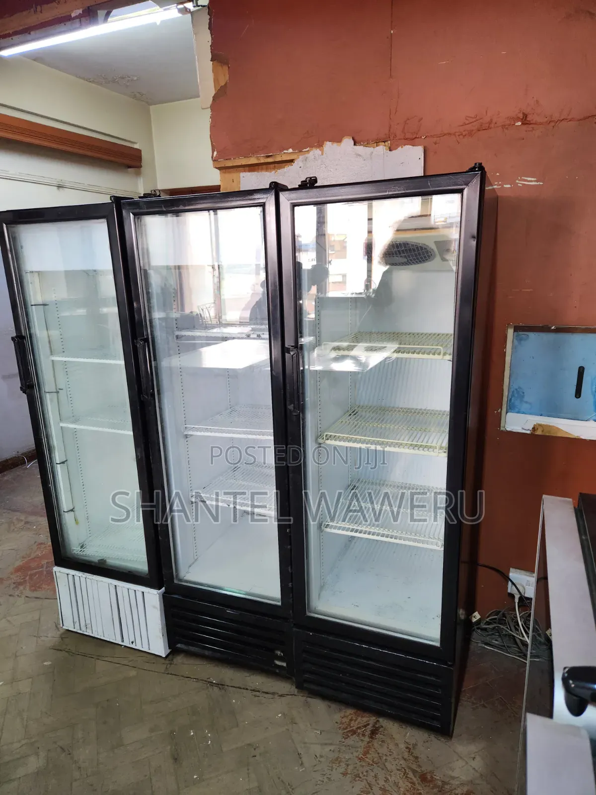 Black Working 300litres Showcase