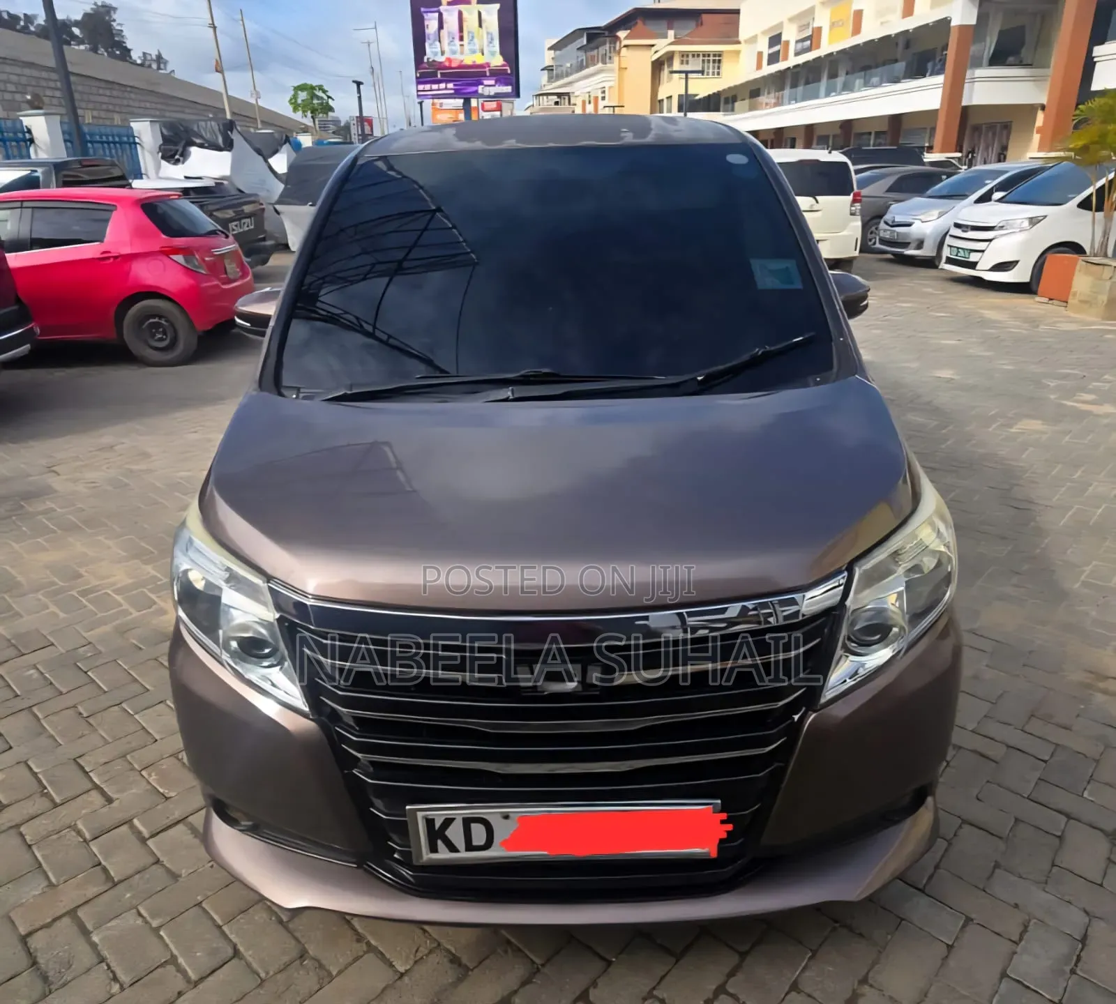 Toyota Noah 2.0 AWD (7 Seater) 2015 Brown
