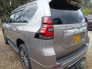 Toyota Land Cruiser Prado 2.8 2017 Brown
