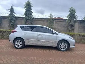 Toyota Auris 2015 Silver