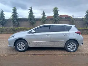 Toyota Auris 2015 Silver