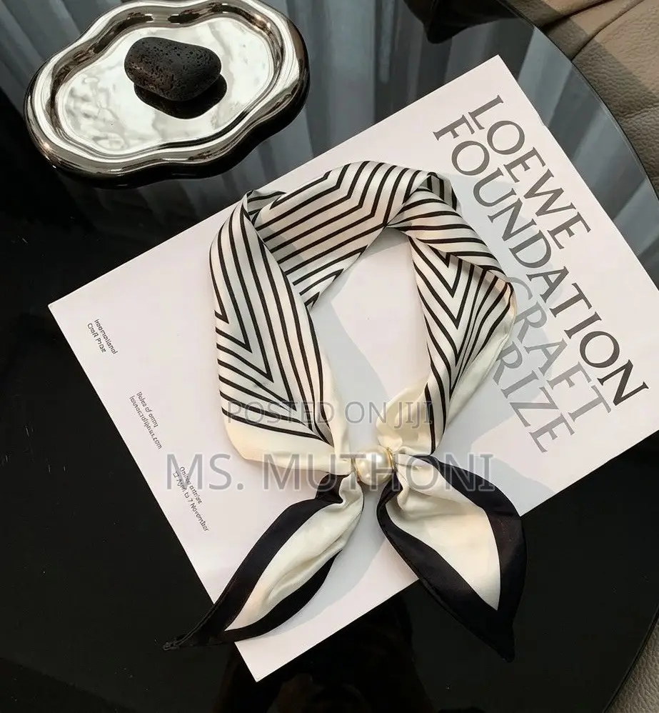 Satin Neck Scarf With a Pearl Magnetic Clasp