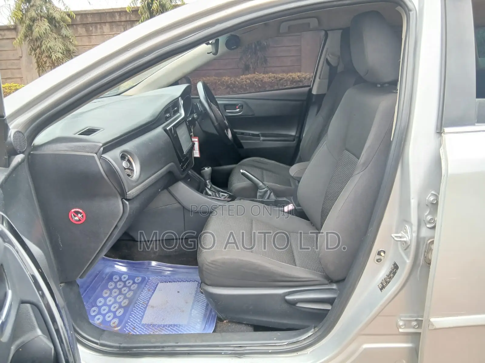 Toyota Auris 2015 Silver