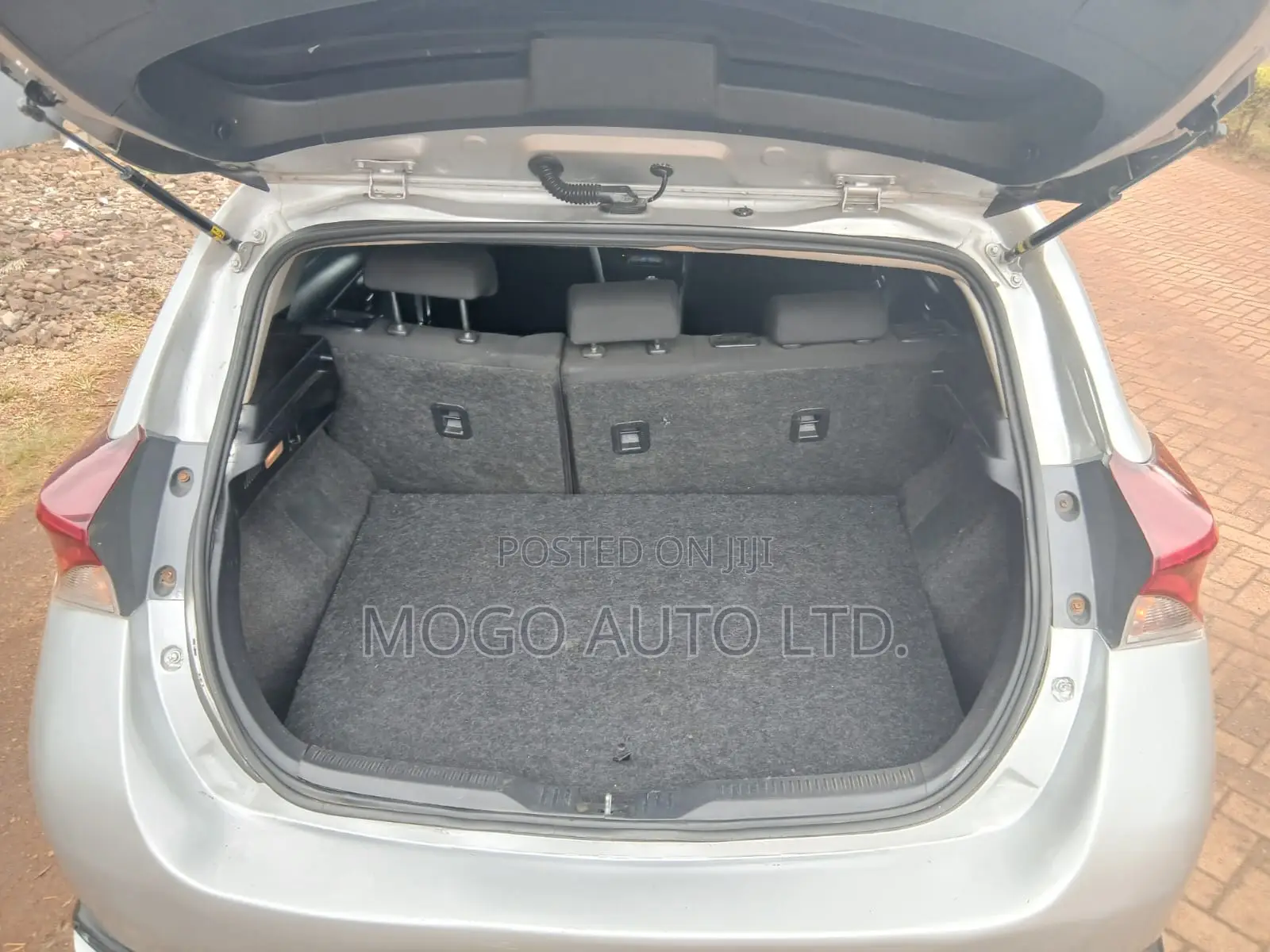 Toyota Auris 2015 Silver