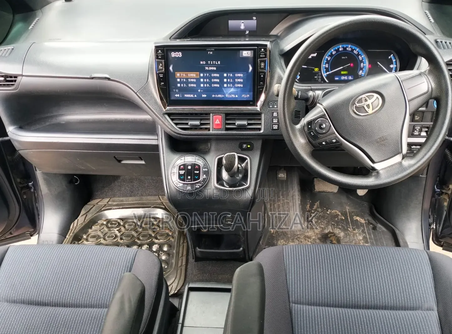Toyota Voxy 2014 Blue