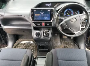 Toyota Voxy 2014 Blue