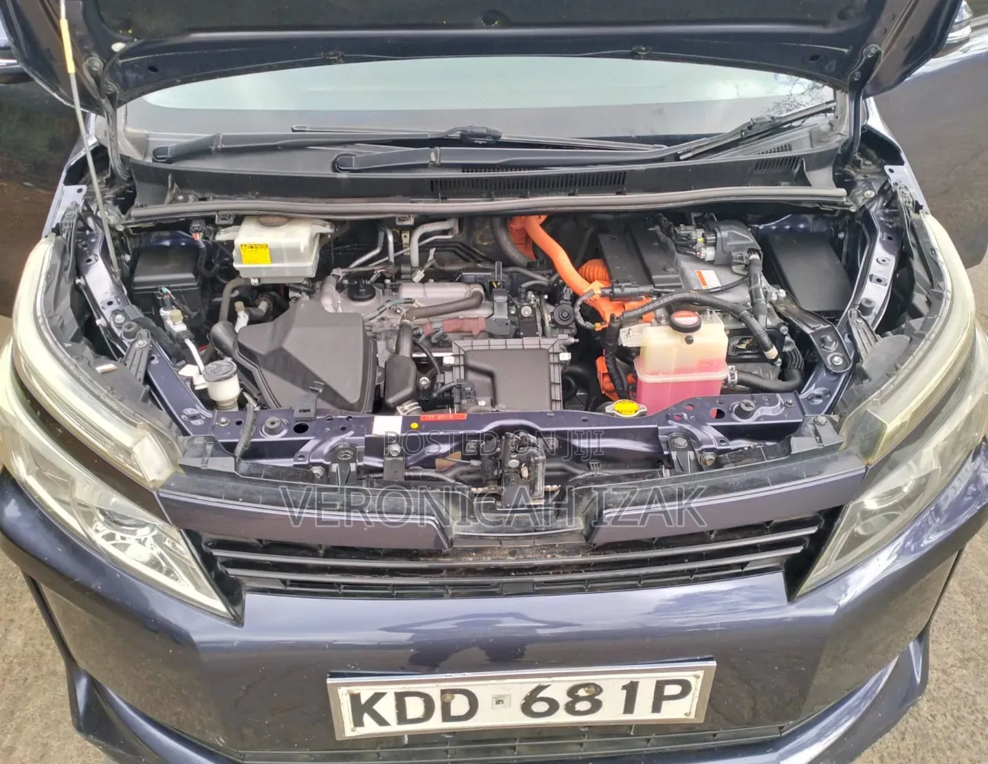 Toyota Voxy 2014 Blue