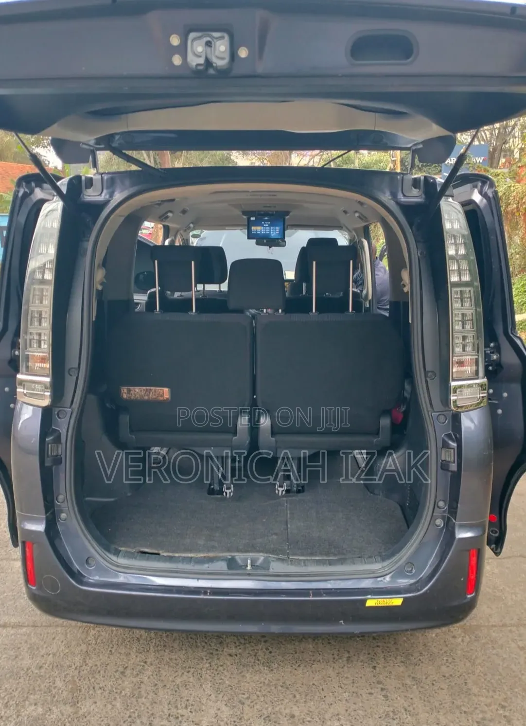 Toyota Voxy 2014 Blue
