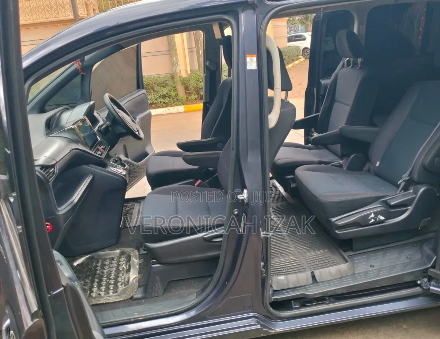 Toyota Voxy 2014 Blue