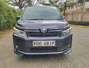 Toyota Voxy 2014 Blue