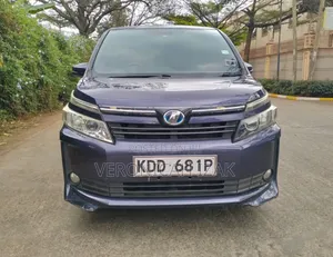 Toyota Voxy 2014 Blue