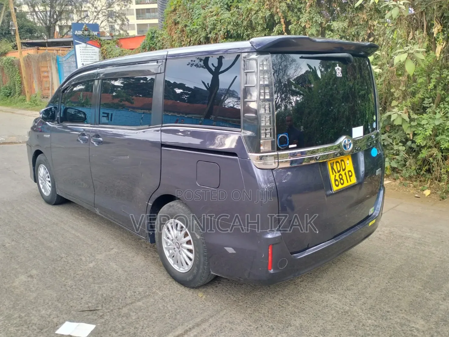 Toyota Voxy 2014 Blue
