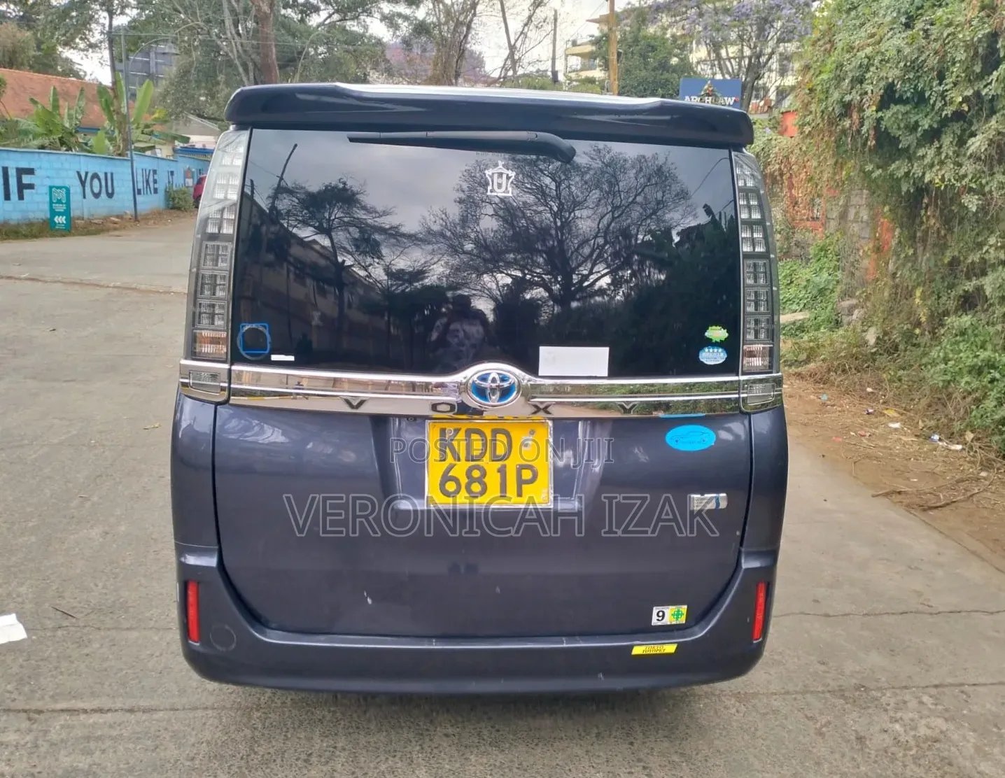 Toyota Voxy 2014 Blue
