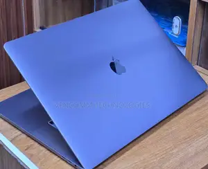Laptop Apple MacBook Pro 16GB Intel Core i7 SSD 256GB